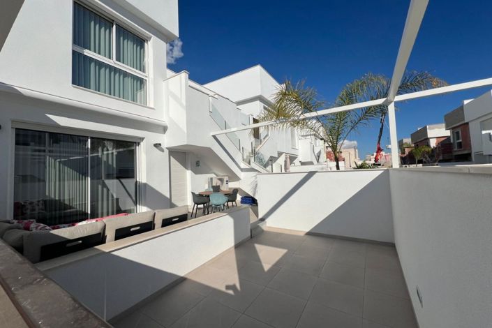 Image No.15-2 Bed Property for sale