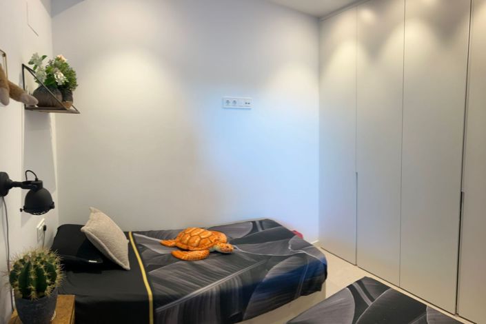 Image No.22-2 Bed Property for sale