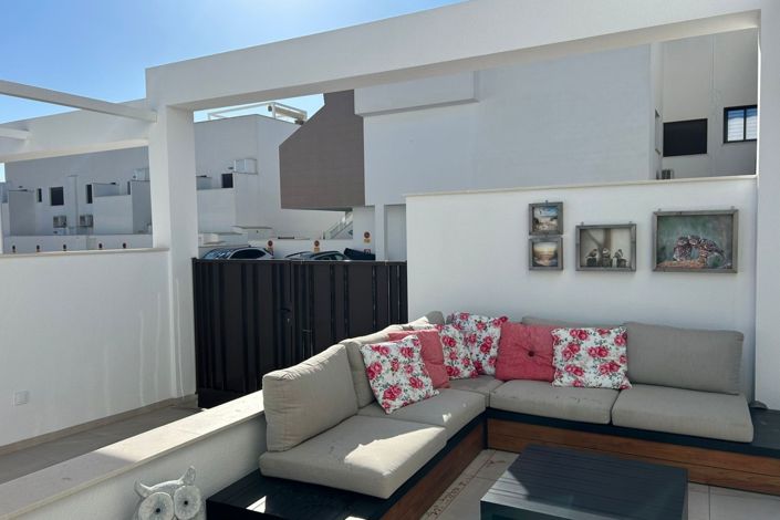 Image No.25-2 Bed Property for sale