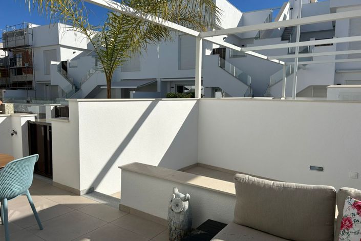 Image No.27-2 Bed Property for sale