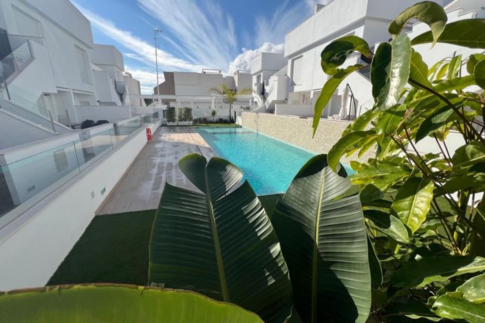 Image No.30-2 Bed Property for sale