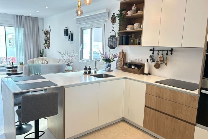 Image No.6-2 Bed Property for sale