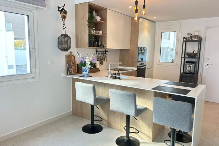 Image No.8-2 Bed Property for sale