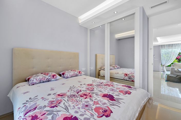 Image No.12-3 Bed Property for sale