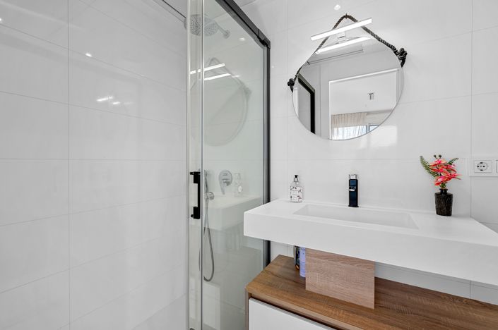 Image No.13-3 Bed Property for sale