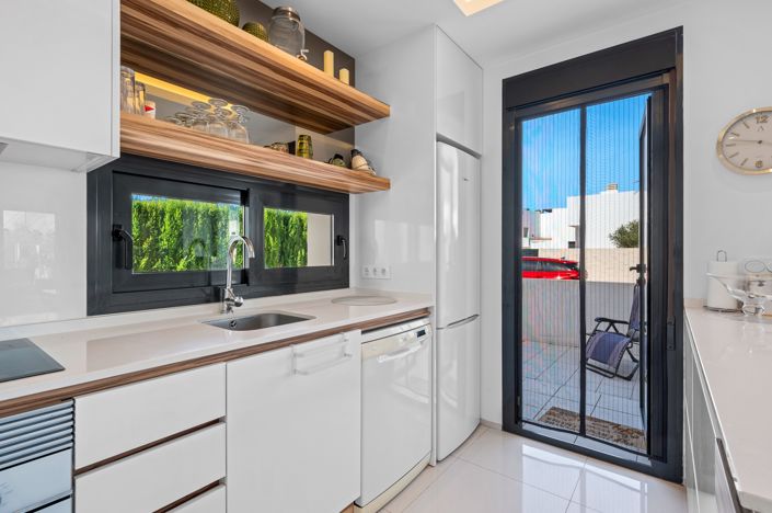 Image No.10-3 Bed Apartment for sale