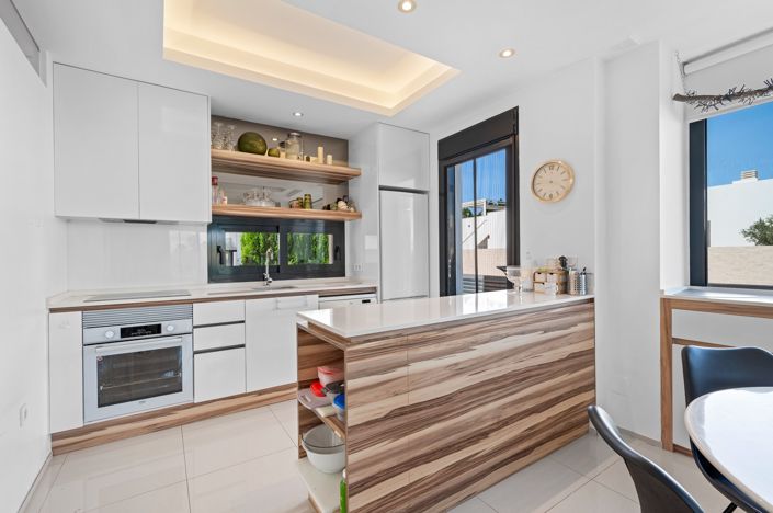 Image No.12-3 Bed Apartment for sale