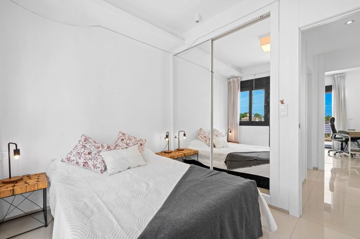 Image No.28-3 Bed Apartment for sale