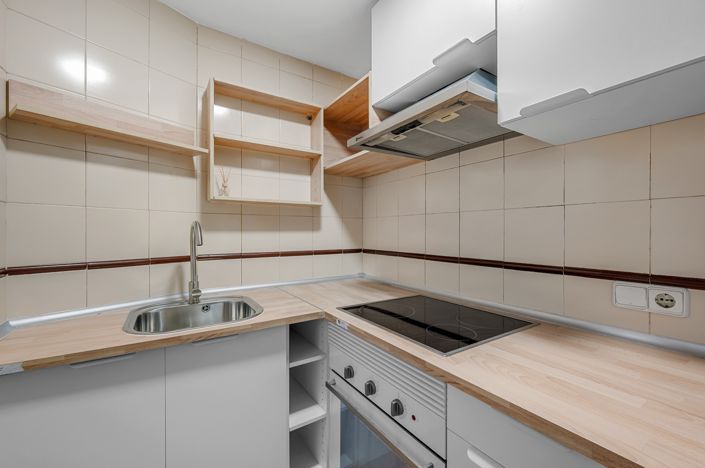 Image No.10-1 Bed Apartment for sale