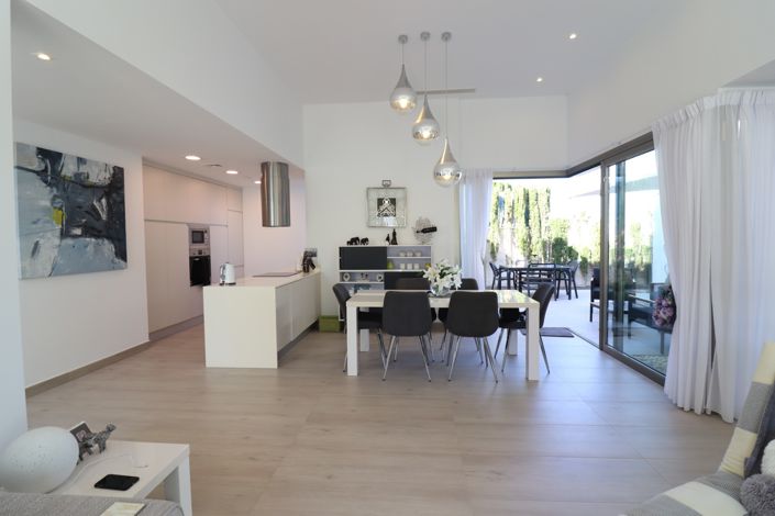 Image No.8-3 Bed Villa for sale