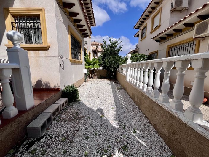 Image No.25-3 Bed Townhouse for sale