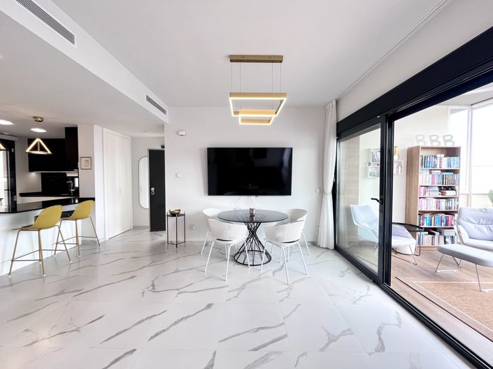 Image No.20-2 Bed Apartment for sale