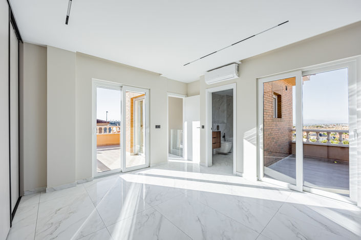 Image No.29-4 Bed Villa for sale