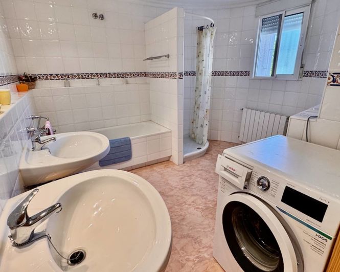 Image No.18-5 Bed Villa for sale