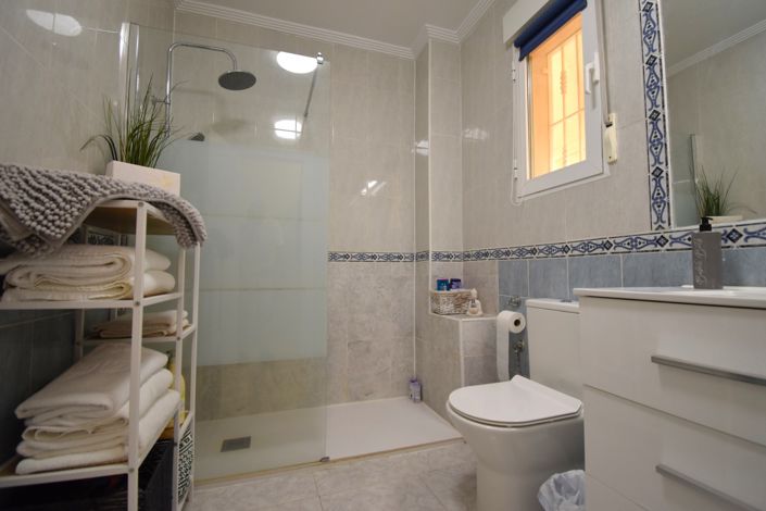 Image No.9-3 Bed Villa for sale