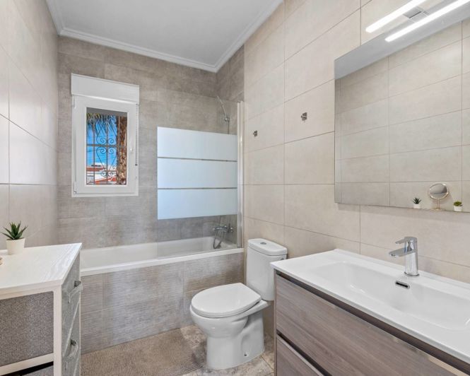 Image No.9-5 Bed Villa for sale