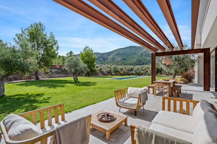 Image No.3-4 Bed Villa for sale