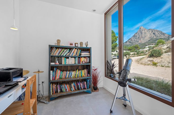 Image No.8-4 Bed Villa for sale