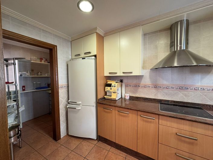 Image No.10-1 Bed Townhouse for sale