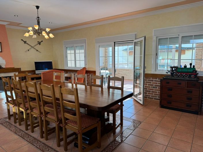 Image No.12-1 Bed Townhouse for sale