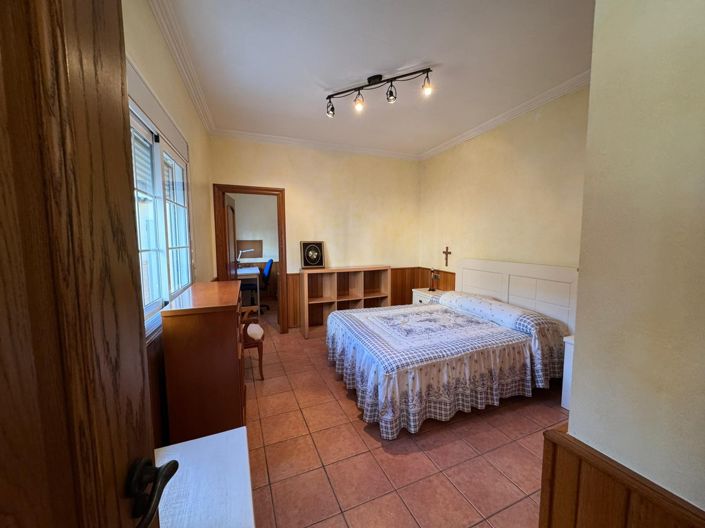 Image No.17-1 Bed Townhouse for sale