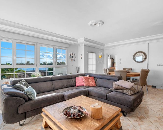 Image No.9-10 Bed Country Property for sale