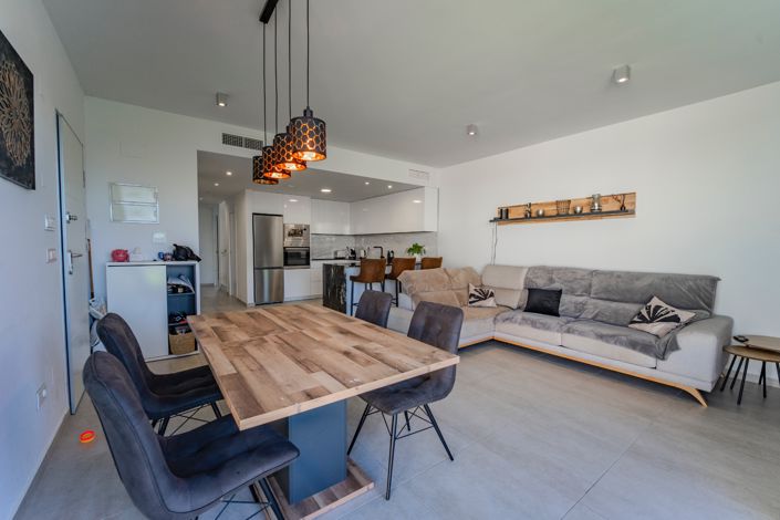 Image No.8-3 Bed Property for sale