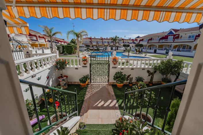 Image No.2-3 Bed Townhouse for sale