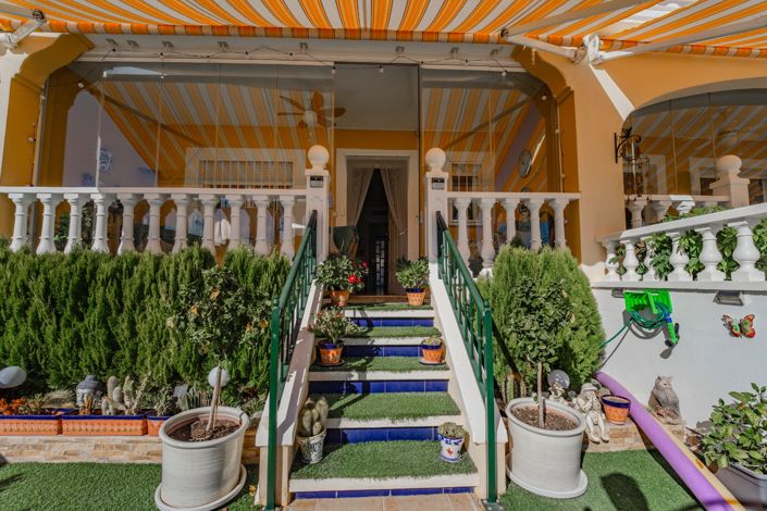 Image No.20-3 Bed Townhouse for sale