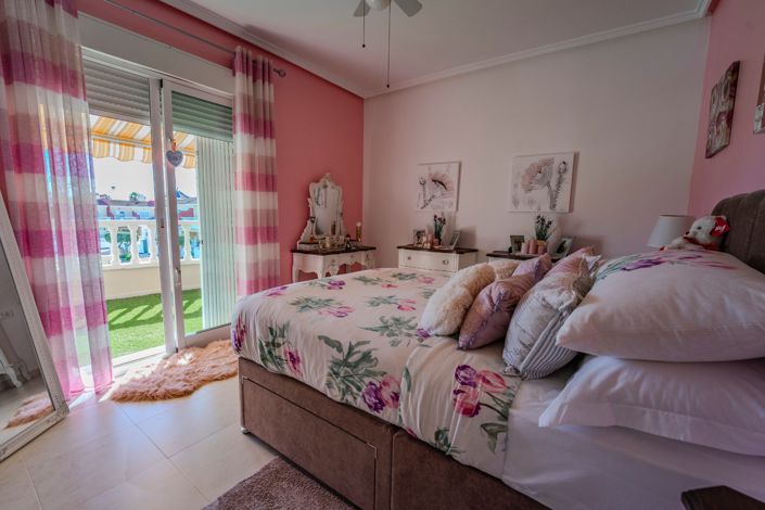 Image No.37-3 Bed Townhouse for sale