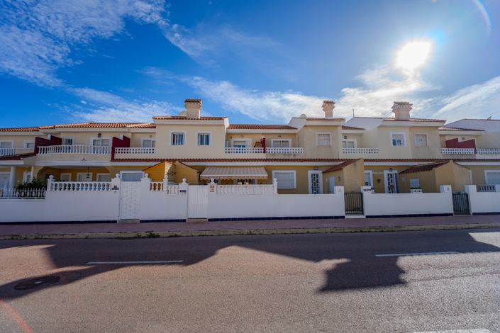 Image No.50-3 Bed Townhouse for sale