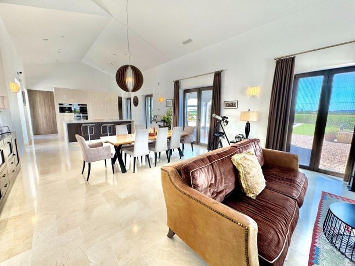 Image No.12-4 Bed Villa for sale