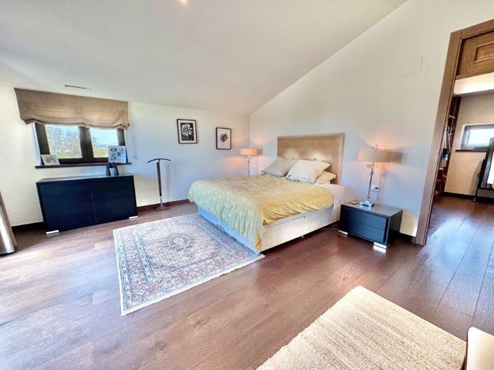 Image No.18-4 Bed Villa for sale