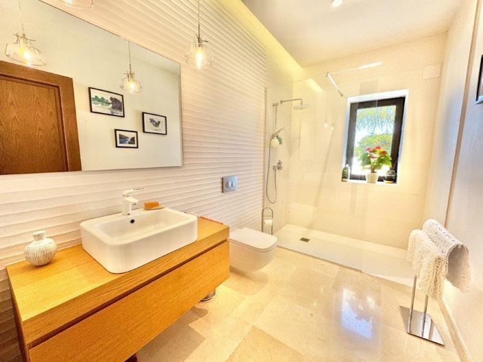 Image No.36-4 Bed Villa for sale