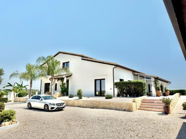Image No.5-4 Bed Villa for sale