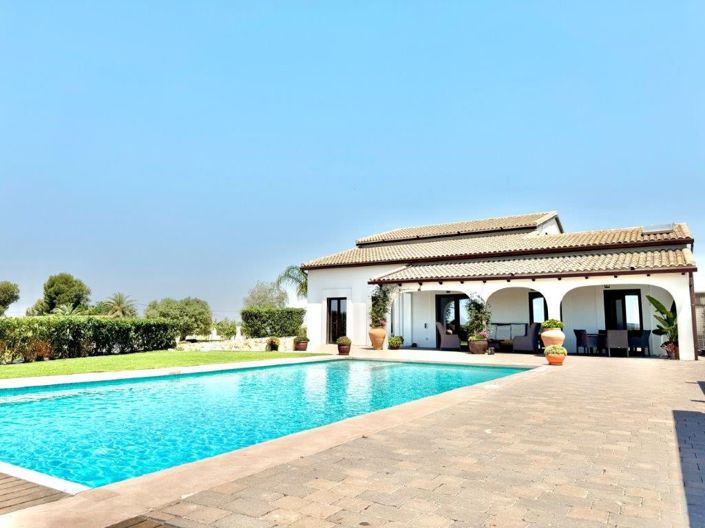 Image No.56-4 Bed Villa for sale