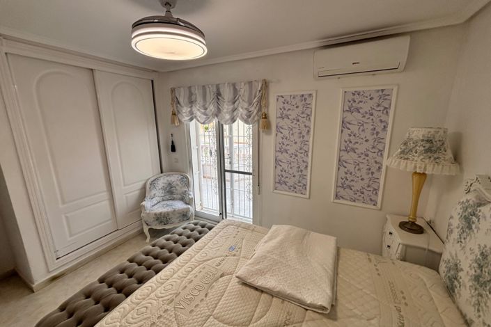 Image No.19-2 Bed Townhouse for sale