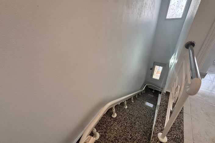 Image No.29-2 Bed Townhouse for sale