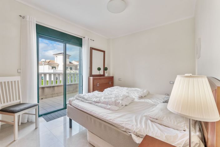 Image No.19-3 Bed Property for sale