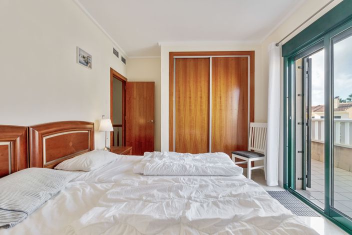 Image No.20-3 Bed Property for sale