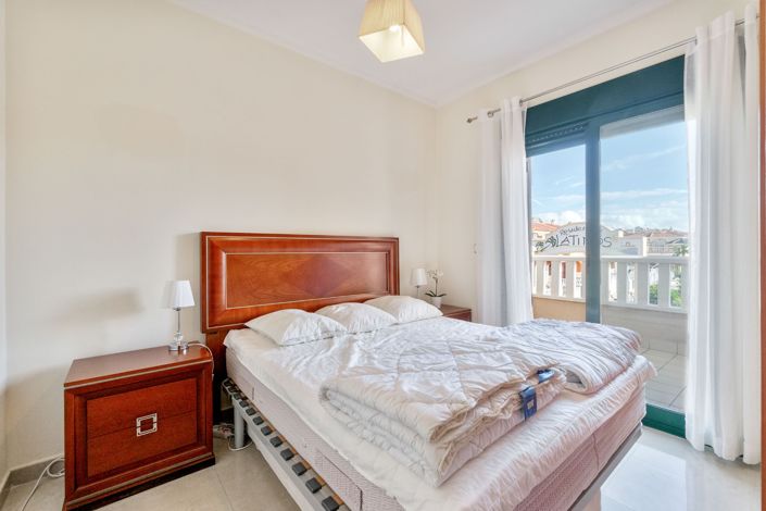 Image No.22-3 Bed Property for sale