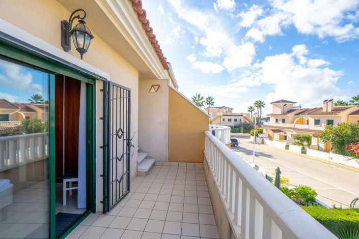 Image No.28-3 Bed Property for sale