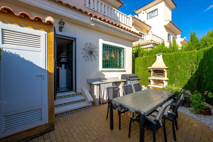 Image No.36-3 Bed Property for sale