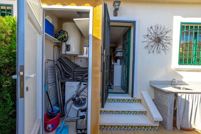 Image No.37-3 Bed Property for sale