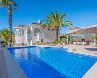 4 Bed Villa for sale