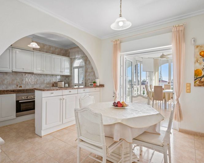 Image No.3-4 Bed Villa for sale