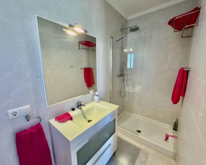 Image No.14-4 Bed Villa for sale