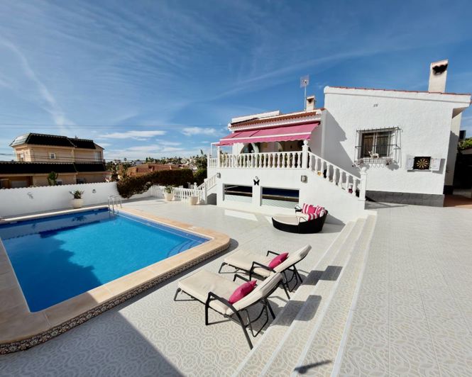 Image No.25-4 Bed Villa for sale