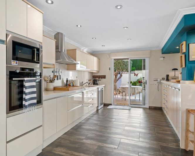 Image No.4-5 Bed Villa for sale