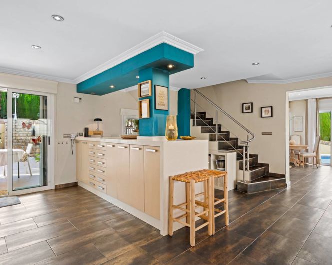 Image No.5-5 Bed Villa for sale